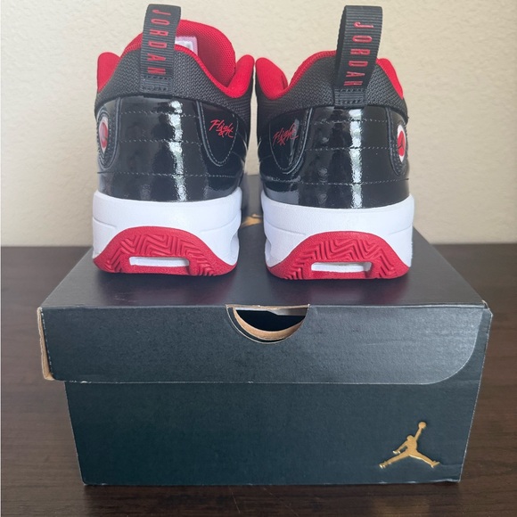 Jordan Black and Red Sneakers with Air Unit - Picture 4 of 7